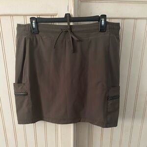 Tangerine brand skort army green size XXL
US size 12-14